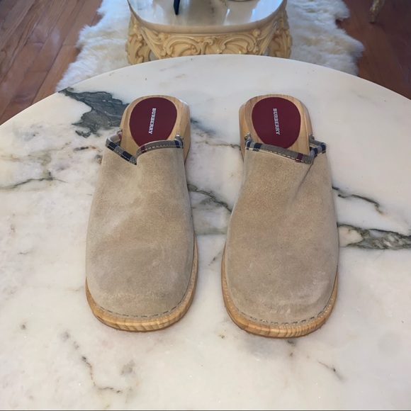 Burberry Tan Suede Clogs, Size 37 Pre-owned - Picture 1 of 5